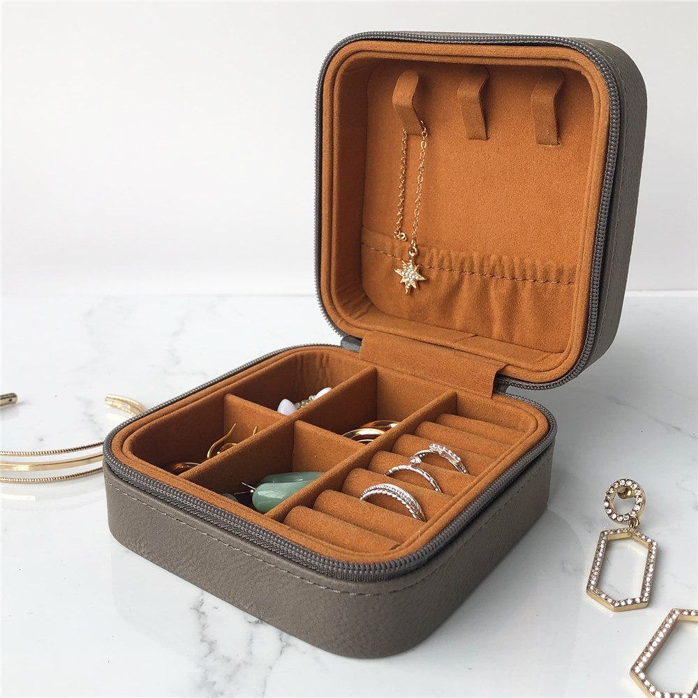 Travel Jewelry Box Engraved with Name & Roses Design
