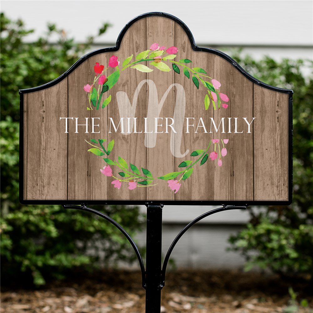 Personalized Family Wreath Magnetic Sign | Personalized Garden Signs